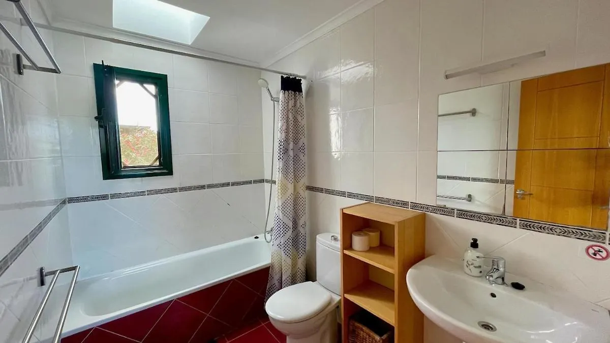 Villa Spacieuse Et Lumineuse Avec Piscine Chauffee لا أوليفا إسبانيا