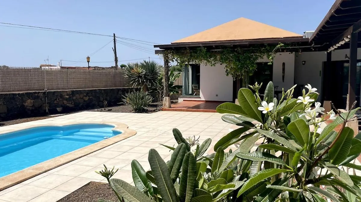 Villa Spacieuse Et Lumineuse Avec Piscine Chauffee لا أوليفا 0*,
