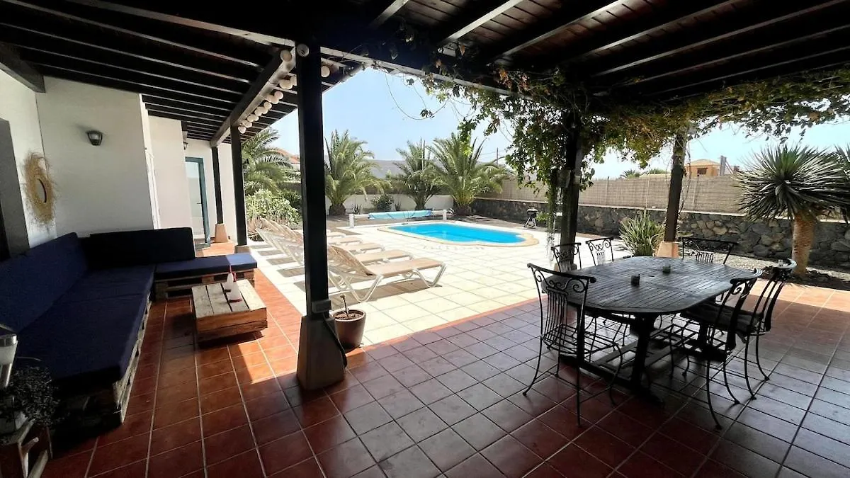 Villa Spacieuse Et Lumineuse Avec Piscine Chauffee لا أوليفا